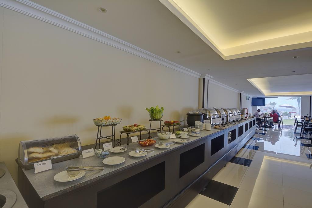 Ajman Beach Hotel Exterior photo