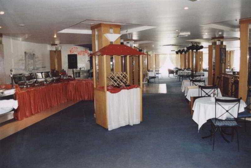 Ajman Beach Hotel Exterior photo